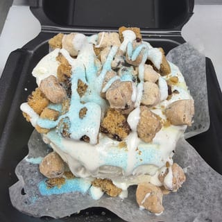 Monster Truck          Mini Ice Cream Cake