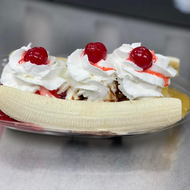Route 10 Party Boat (Banana Split).