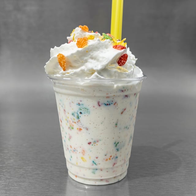 🥣 Fruity Pebbles Shake.